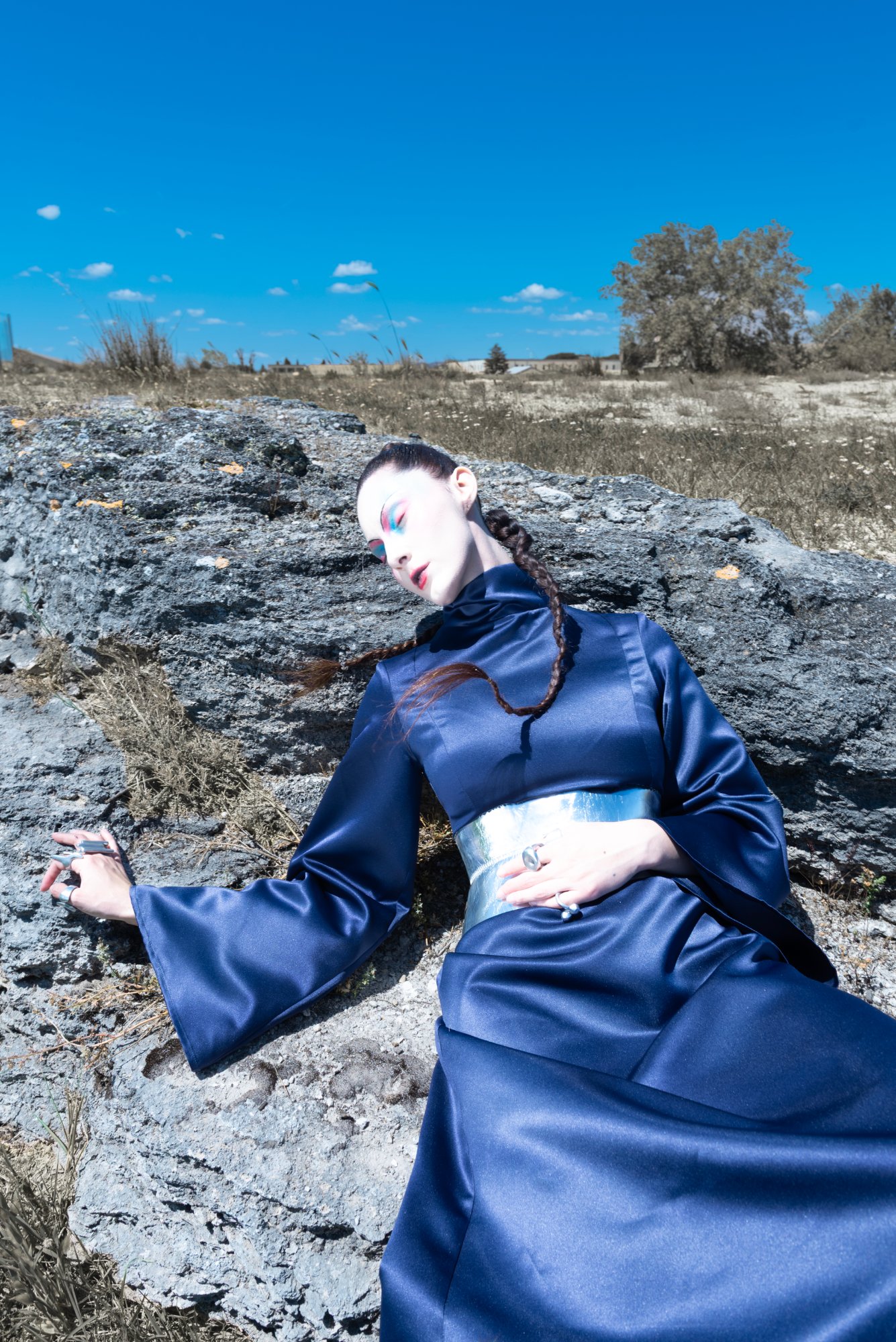 UnWelcome neo queen — Look 11
