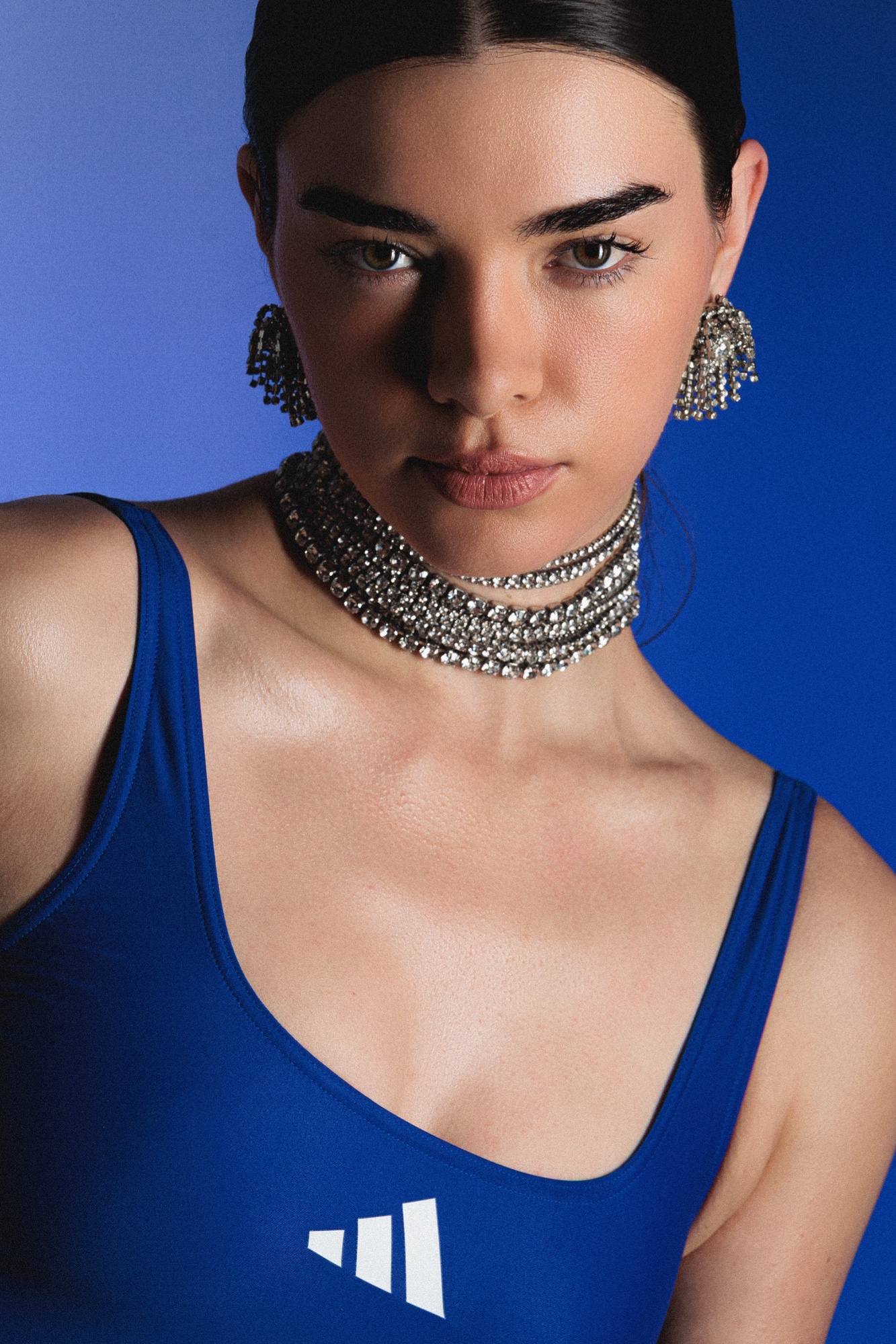 NEO ATHLETE- THE CHROME PULSE — Look 1