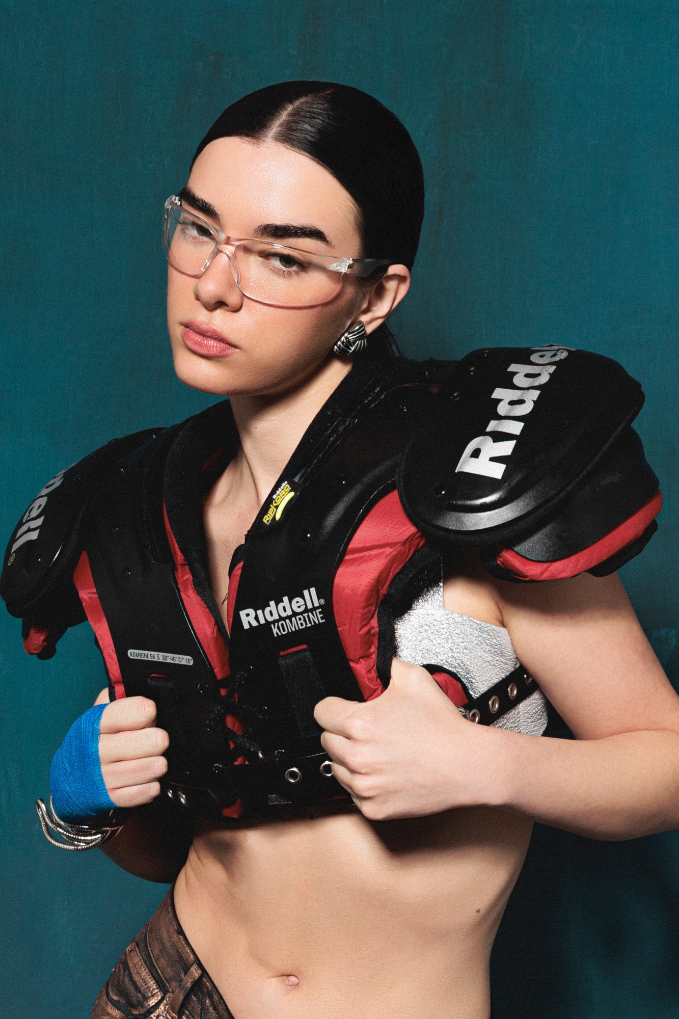 NEO ATHLETE- THE CHROME PULSE — Look 7
