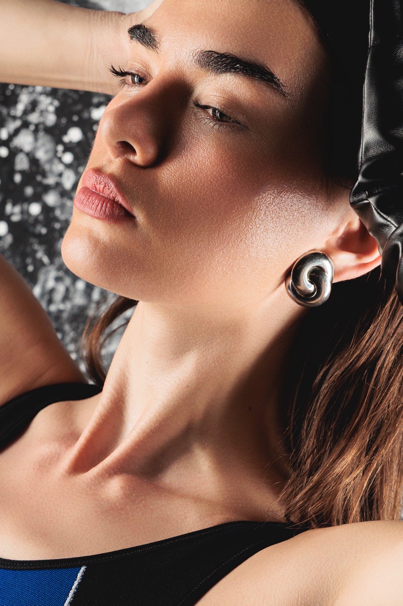 NEO ATHLETE- THE CHROME PULSE — Look 12