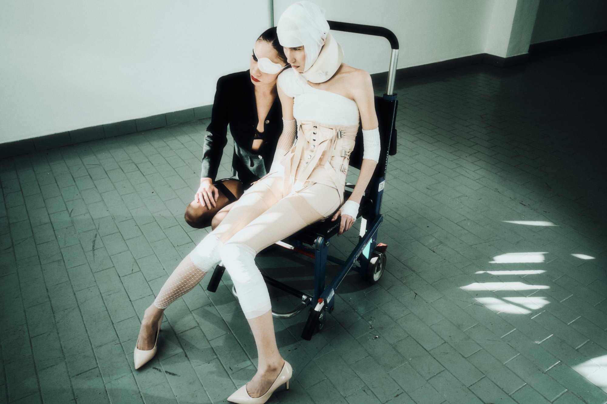 BANG BANG — Look 25